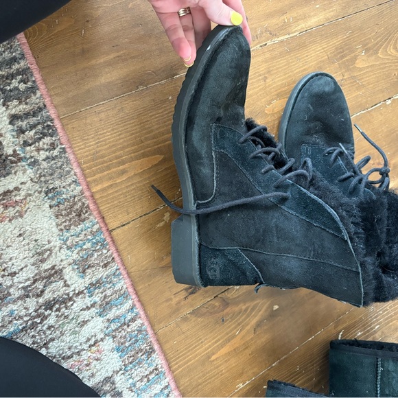 Ugg lace up with fur - Picture 11 of 16